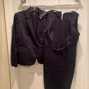 Ann Taylor women’s navy suit